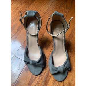 JG Gray Swede Women's Heel Sandals Size 9